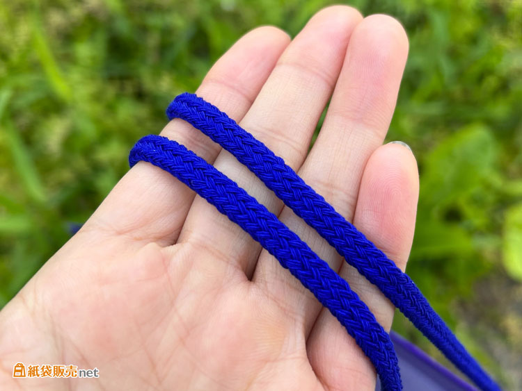 紙袋の紐は人気のアクリルスピンドル紐
