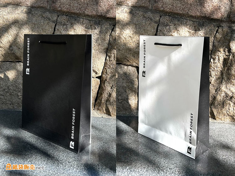 表と裏で色の配分を変えたツートーン仕様のオリジナル紙袋