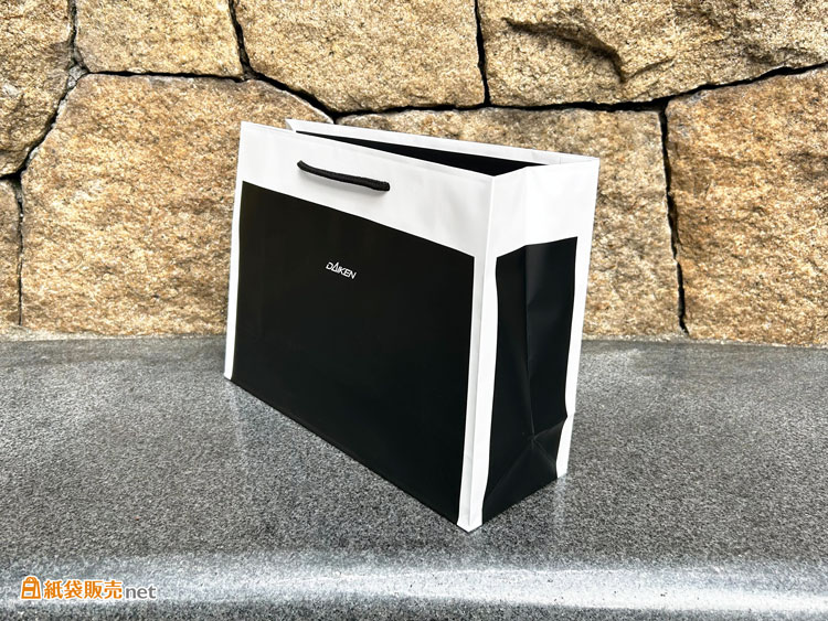 A4横入れ対応の規格サイズのオリジナル紙袋