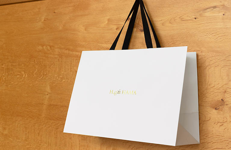 マチの広いギフト用オリジナル紙袋 箔押しロゴ印刷