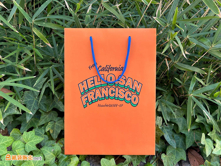 レディースファッションブランド様の世界観をしっかりと表現したオリジナル紙袋