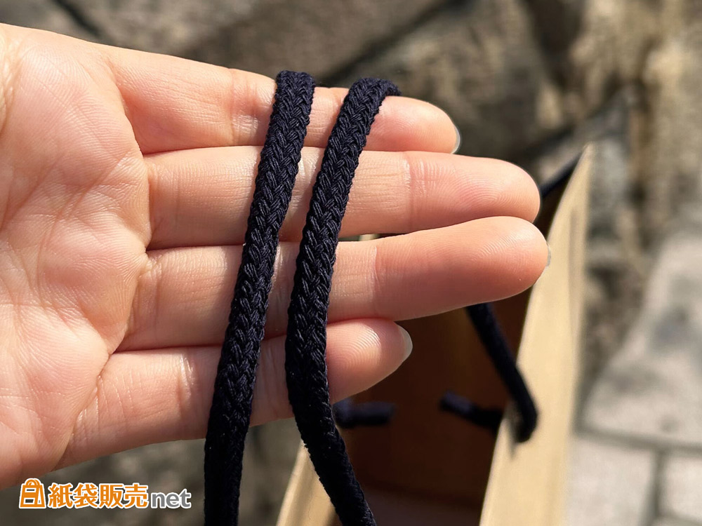 人気の高いアクリルスピンドル紐