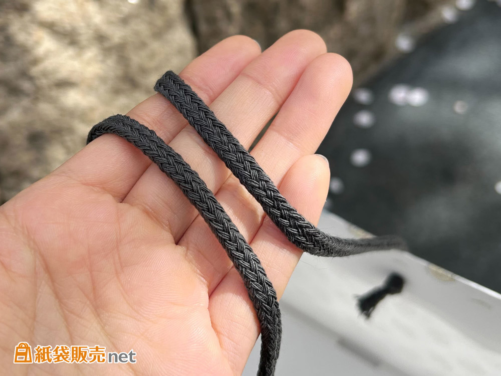 アクリルスピンドル紐で持ちやすさと統一感を両立