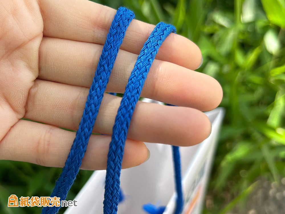 持ちやすく人気のアクリルスピンドル紐